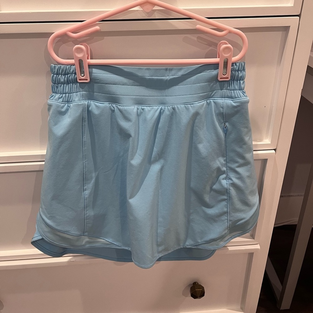 lululemon tennis skirt hotty hot size 4 NWOT